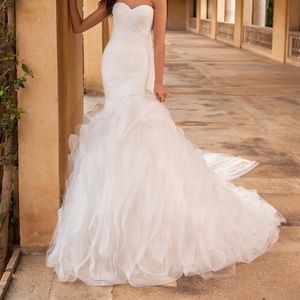 SOLD - Pronovias Mildred wedding dress